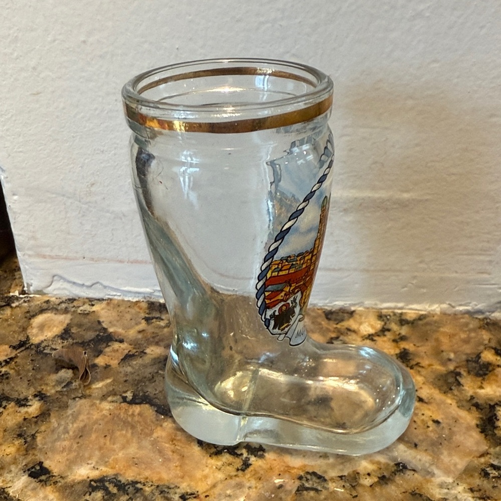 Munich Souvenir Boot Shaped Shot Glass with Gold Rim - Picture 2 of 5